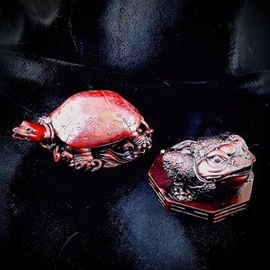 Buddhist Lucky Frog & Turtle Resin Figurine Set